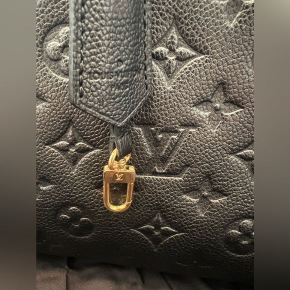 Louis Vuitton Montaigne MM Leather Handbag with Strap - Picture 3 of 14